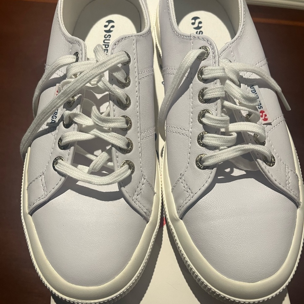 Superga Men’s Classic Shoe - size 7.5